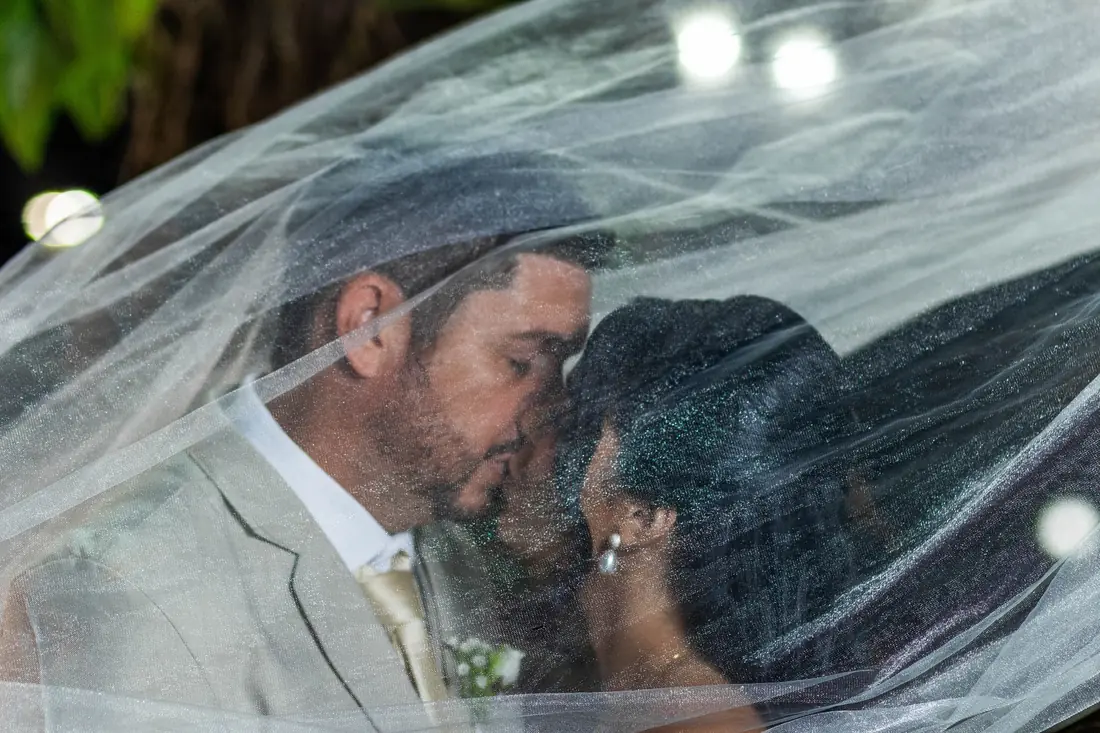 O beijo sob o véu